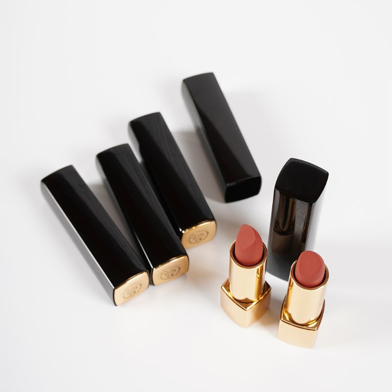 Long-lasting Velvet Matte Lipstick