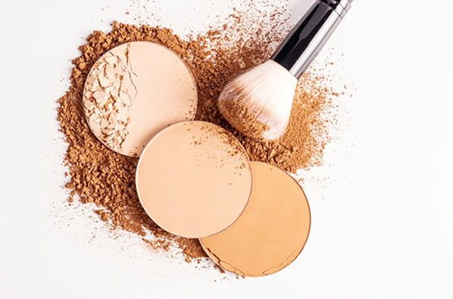 Does Powder Foundation Clog Pores? Debunking the Myth